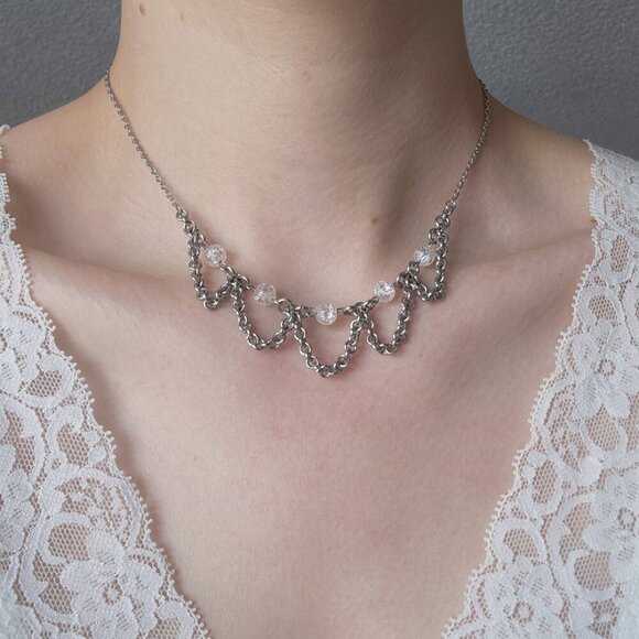 Gothic clear crystal draped chains necklace with a small silver chain - Picture 7 of 7